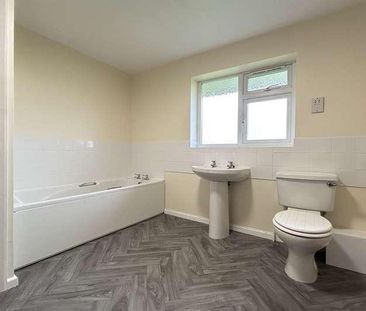 The Bungalow, Water End Lane, Old Basing, Basingstoke, RG24 - Photo 6