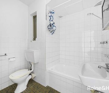 Rennovated and Ready to go - Photo 4