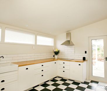 FULLY FURNISHED - Stunning home on the waterfront in picturesque Ma... - Photo 3