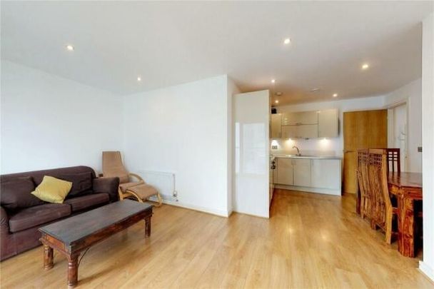 2 Bed Flat, Werner Court, E3 - Photo 1