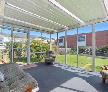 14 Westfield Street, Claremont TAS 7011 - House For Rent | Domain - Photo 3