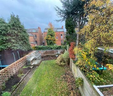 4 bedroom semi-detached house to rent - Photo 4