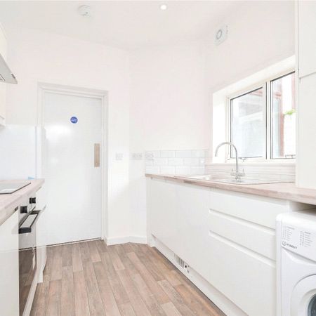 4 Bedroom House - Photo 3