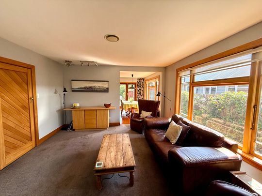 Hillsborough, 3 bedrooms - Photo 1