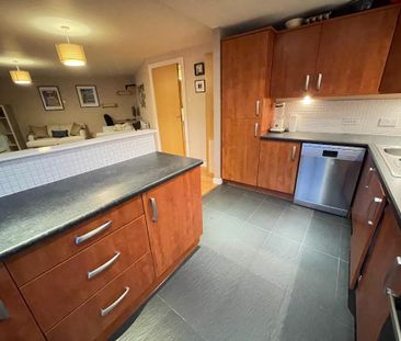 2 bedroom flat to rent - Photo 6