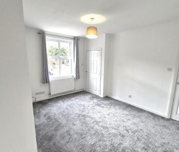 2 bedroom semi-detached house to rent - Photo 3
