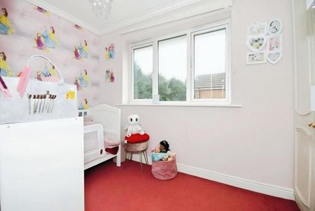 3 bedroom detached house to rent - Photo 3