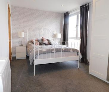 2 bedroom duplex to rent - Photo 4