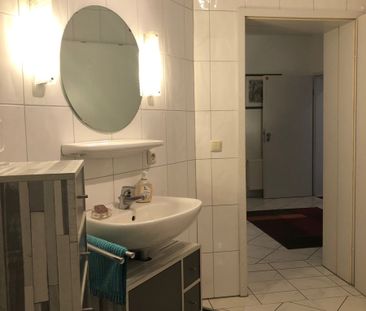 BONN, helle, großzüge 3 Zimmer-Wohnung, 105 m² Wfl., Küche, Diele, ... - Foto 1