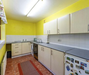 Terraced House to rent on - Photo 5
