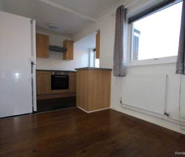 2 bedroom property to rent in Basildon - Photo 6