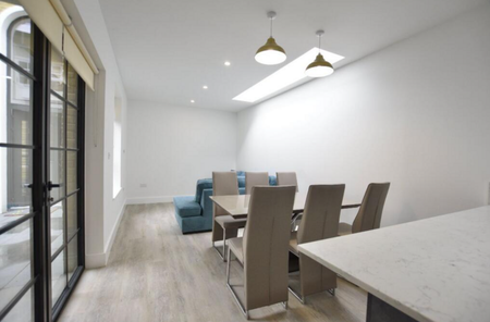 3 bedroom semi-detached house to rent - Photo 5