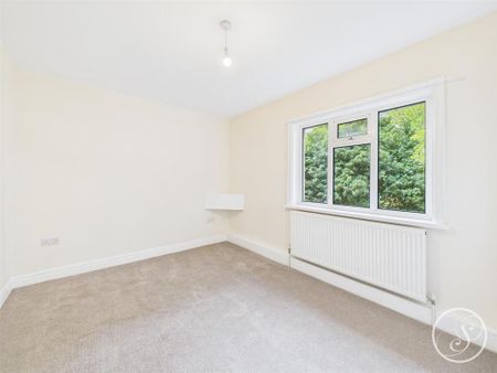 3 bedroom end of terrace house to rent - Photo 5