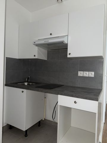 Location Appartement 1 pièce 21m² ST MAUR DES FOSSES 94210 - Photo 4