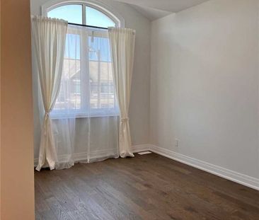 For Lease - 98 Seedling Crescent, Whitchurch-Stouffville, Ontario - Photo 1