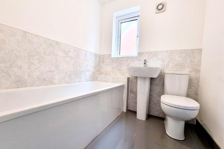 Heol Y Parc, Llanilid, PONTYCLUN - Photo 3