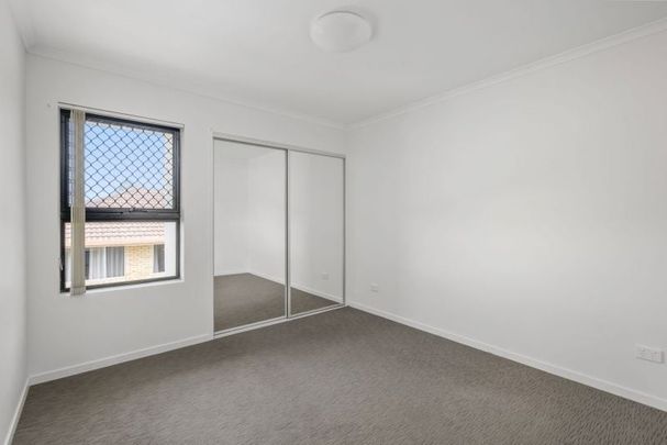 Private, Tranquil, Spacious with Tree Views from your Large Balcony, No Neighbours in Sight. - Photo 1