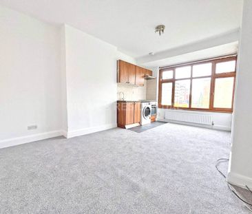 Price £1,150 pcm - Available Now - Unfurnished - Photo 4