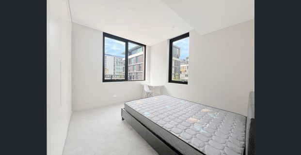 (Furnished) 3 Bedroom Apartment with Huge Private Terrace - Photo 1