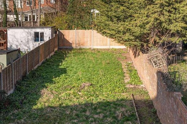 Colindeep Lane, Colindale, NW9 - Photo 1