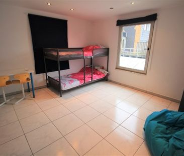 Woning met twee slaapkamers en terras - Photo 2