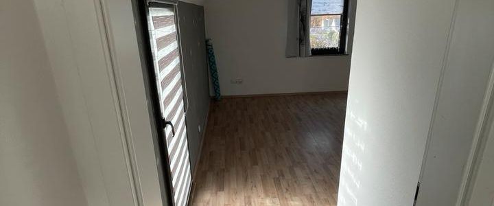 Helle 4 Zimmer Wohnung im Zentrum von Wiehl - Foto 1