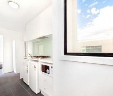 COMFORTABLE & CONVENIENT STUDENT ACCOMMODATION ONLY - Photo 1