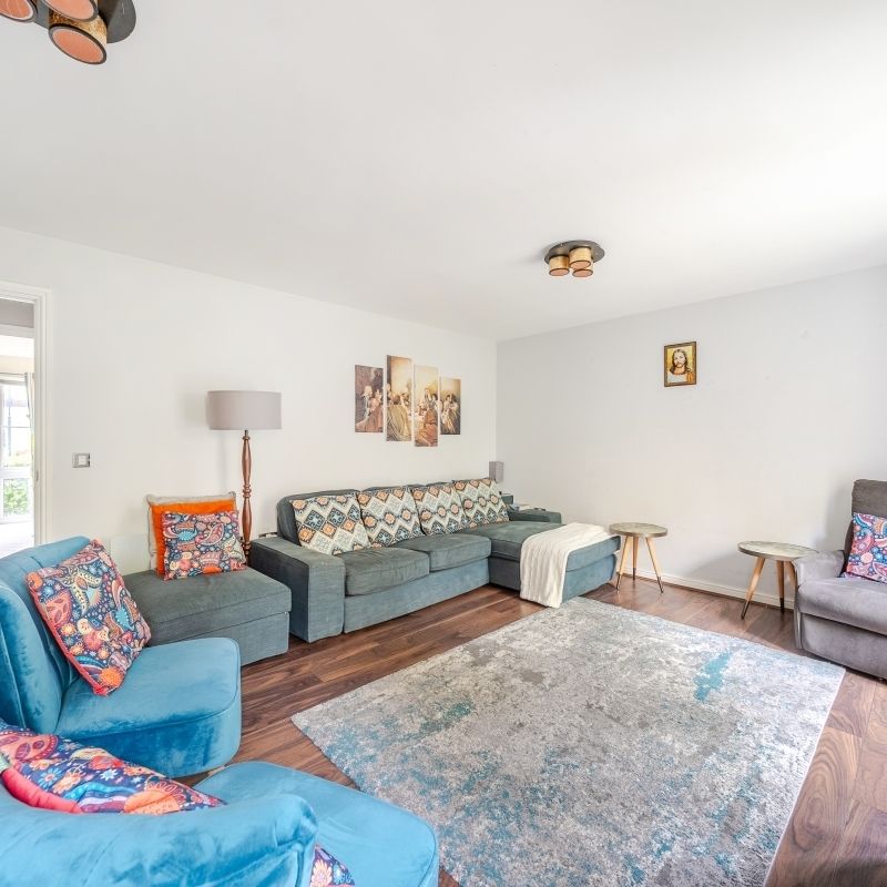 3 bedroom apartment to rent - Photo 1