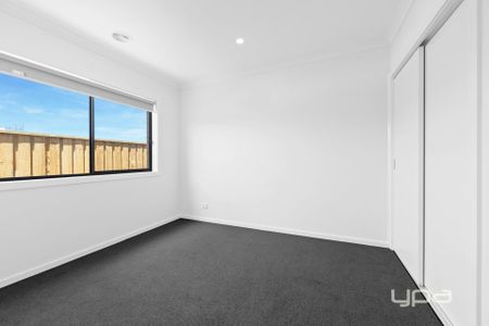 BRAND NEW FAMILY HOME! - Photo 2