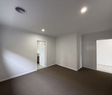 Modern Family Home! - Photo 4