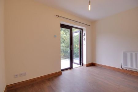 3 bedroom detached bungalow to rent - Photo 4