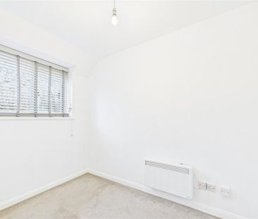 2 bedroom end of terrace house to rent - Photo 5