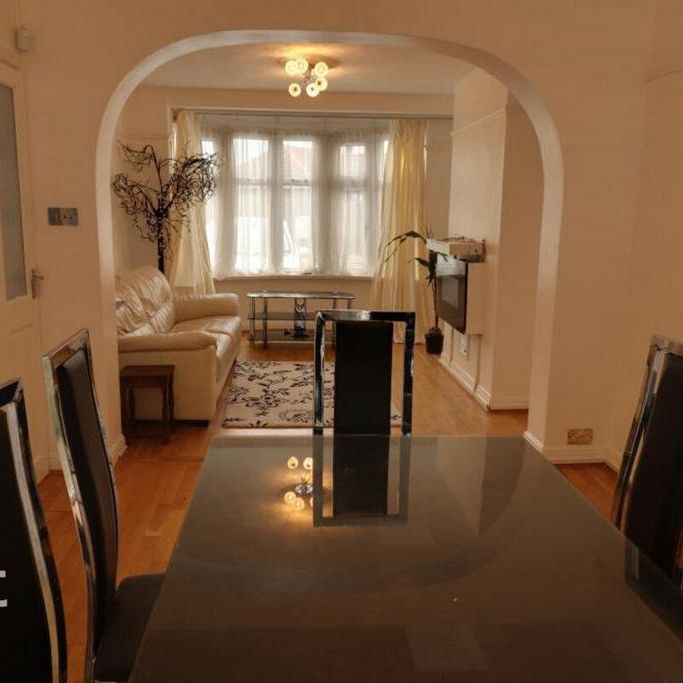 3 bedroom semi-detached house to rent - Photo 1