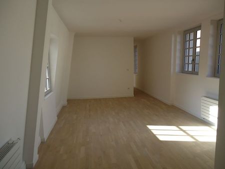 Location Appartement 4 pièces 81m² NEVERS 58000 - Photo 2