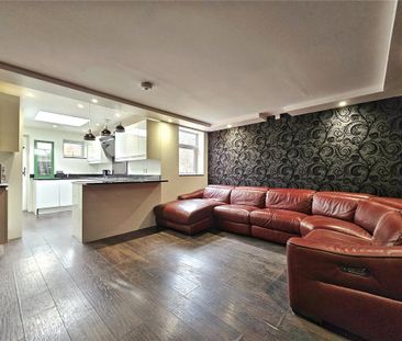 3 bedroom maisonette to rent - Photo 3