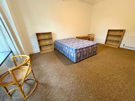 TWO DOUBLE BEDROOMS, BOURNEMOUTH (P01531) - Photo 3