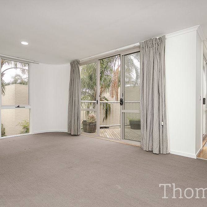 10/59-61 Ormond Esplanade ELWOOD - Photo 1