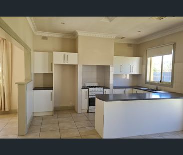 10 Cleve Street, Mansfield Park, SA 5012 - Photo 5