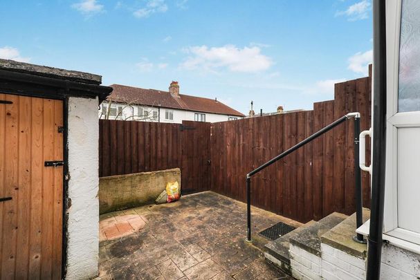 2 bedroom house to rent - Photo 1