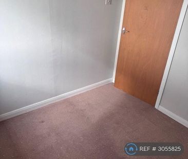 4 bedroom detached house to rent - Photo 2