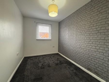 3 bedroom semi-detached house to rent - Photo 4