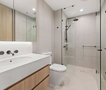 Brand New, Luxury Home in Outstanding Location - Photo 2