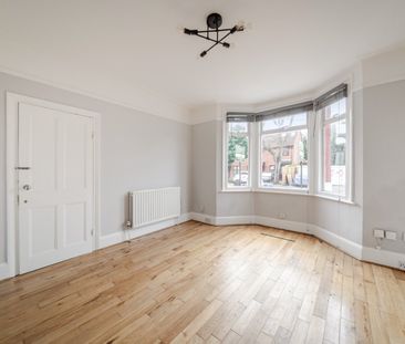 Courtney Road, London, SW19 - Photo 2