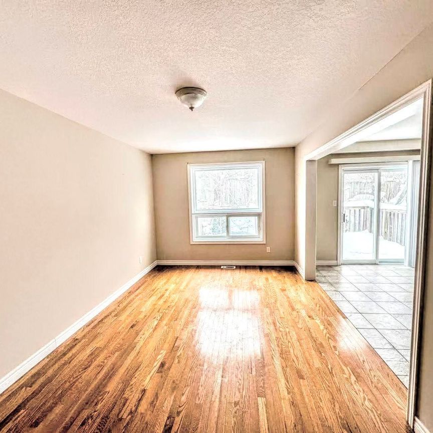 For Lease - 687B Wild Ginger Avenue, Waterloo, Ontario - Photo 1