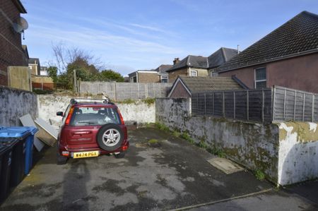 Albert Road Parkstone, Poole, Dorset, BH12 2BX - Photo 4