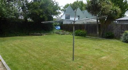 ** BACK UNIT IN CHARACTER VILLA ** - Photo 4
