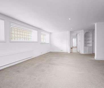 2 bedroom property to rent - Photo 1