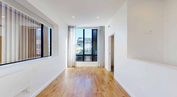 Modern Studio Living in the Heart of Wellington - Photo 1