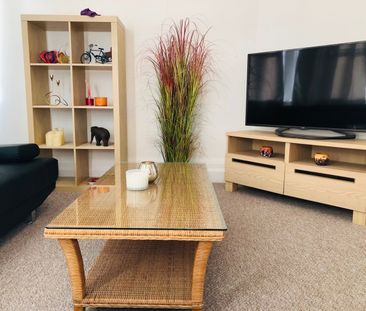 2 Bed Flat, Hayes Court, SE5 - Photo 1