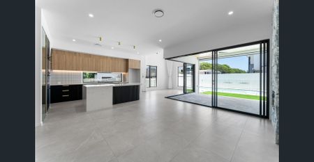 Architectural Luxury on a Commanding Corner in Prestigious Rochedale - Photo 3